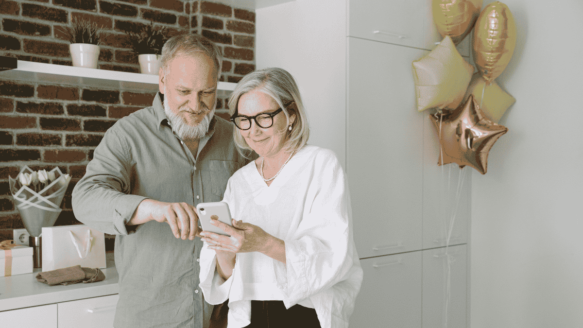 Elderly couple inquiring on medicare deductible